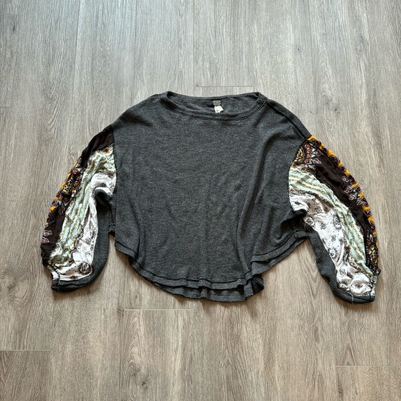 Free people blossom bell sleeve top Size Small E24 - Picture 3 of 7